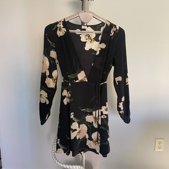 Wilfred Silk Floral Wrap Dress Size M - Picture 1 of 6